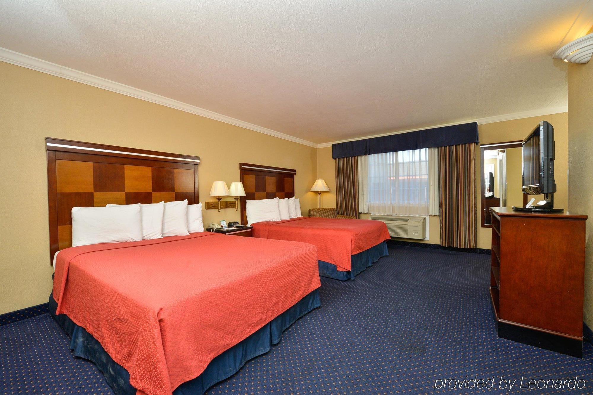 Motel At Bayshore